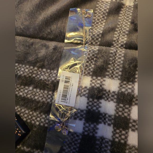 Letter T "Best Dog Mom Ever" Necklace - Picture 4 of 8